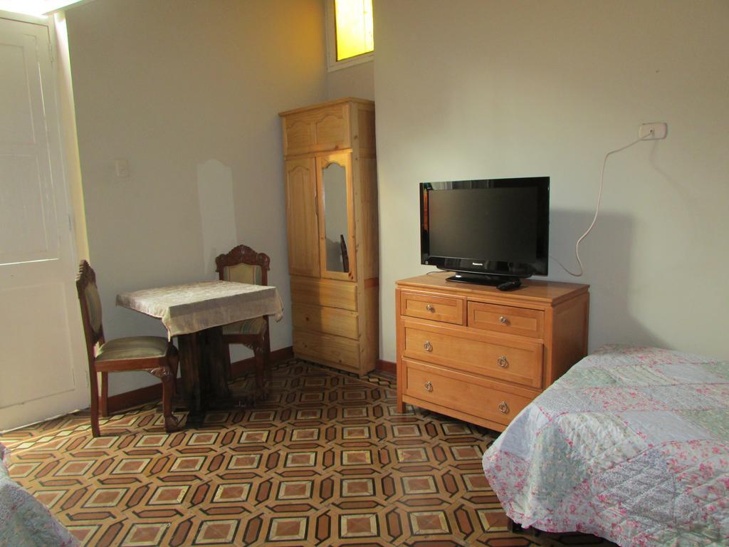 Residencial Miraflores B&B Лима Стая снимка