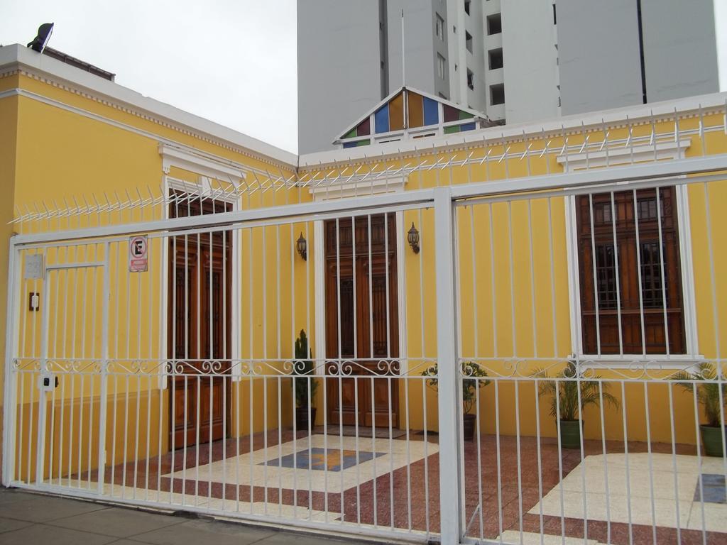 Residencial Miraflores B&B Лима Екстериор снимка